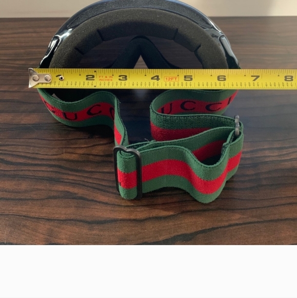 Authentic GUCCI SKI GOGGLESsoon.- No scratches, no scuffs. EXCELLENT CONDITION. - Picture 8 of 10